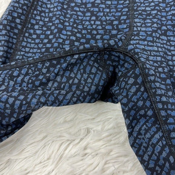 🔥$SALE$🔥 Lululemon Deep Breath Crop 21" Shatter Weave Desert Teal Alberta Lake - Picture 2 of 5